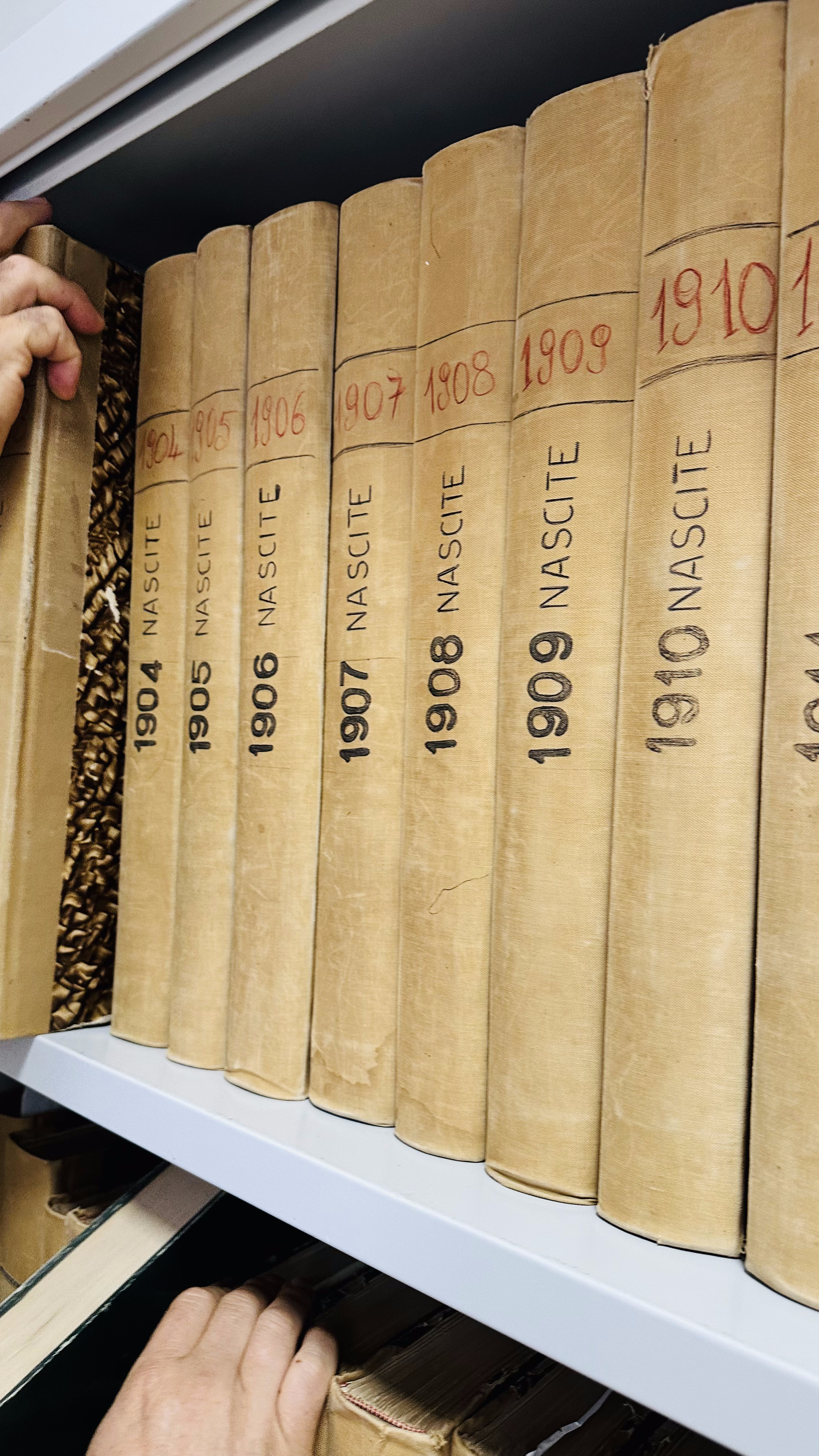 Birth registers in the Sicilian civil archive